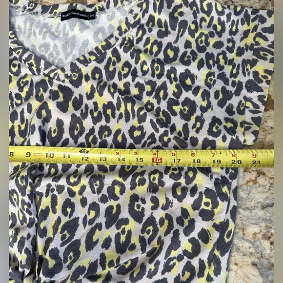 Zoe and Phoebe sz MD short sleeve tie in front leopard print yellow black - Picture 4 of 4